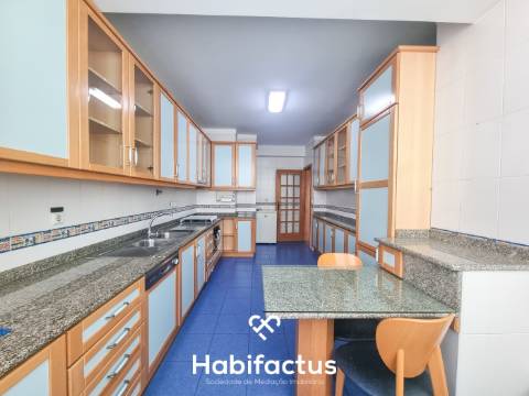 Apartamento T3  para venda, junto ao Rossio de Viseu