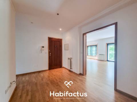 Apartamento T3  para venda, junto ao Rossio de Viseu