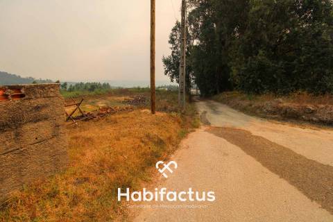 Terreno Urbano de 3670m2 em Santa Comba dão