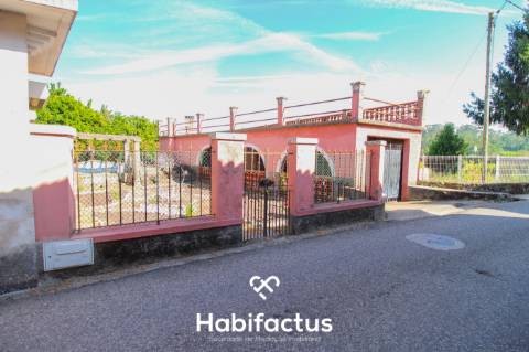 Quinta T6 de 1945 em Sabugosa - Tondela