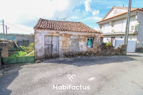 Moradia para restaurar - Santa Comba Dão