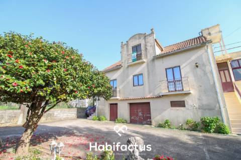 Moradia T4 com Terreno em Carregal do Sal