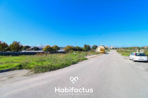 Lote Lajeosa do Dão bons acessos a Viseu, tranquilidade da vila,