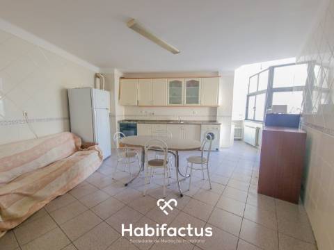 Apartamento T4 com terraço para venda em Jugueiros - Viseu