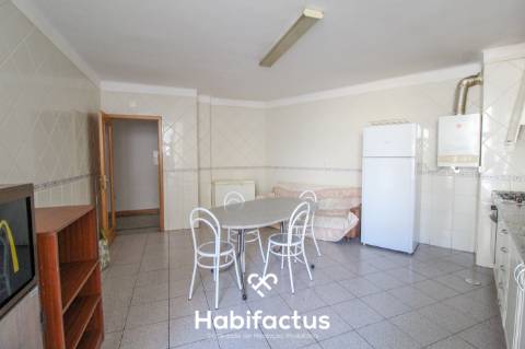 Apartamento T4 com terraço para venda em Jugueiros - Viseu