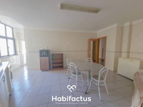 Apartamento T4 com terraço para venda em Jugueiros - Viseu