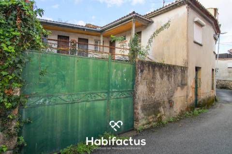 Moradia Tradicional em Santa Ovaia de Baixo, Perto de Tondela