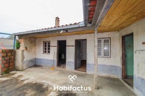 Moradia Tradicional em Santa Ovaia de Baixo, Perto de Tondela