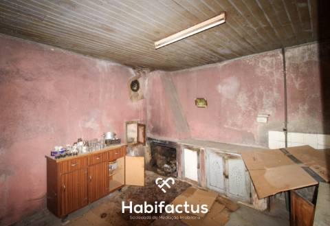 Moradia Tradicional em Santa Ovaia de Baixo, Perto de Tondela