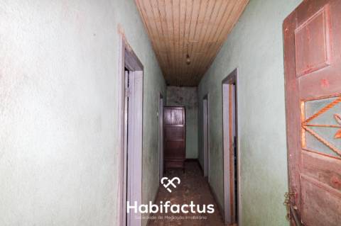 Moradia Tradicional em Santa Ovaia de Baixo, Perto de Tondela