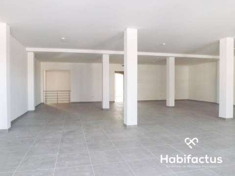 Loja a 50 mentros do Rossio - Viseu