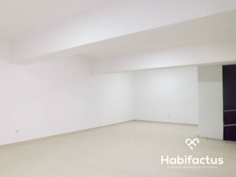 Loja a 50 mentros do Rossio - Viseu