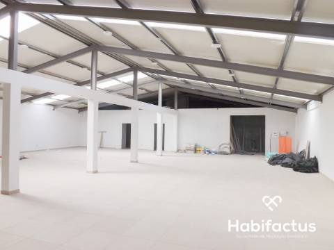 Loja a 50 mentros do Rossio - Viseu