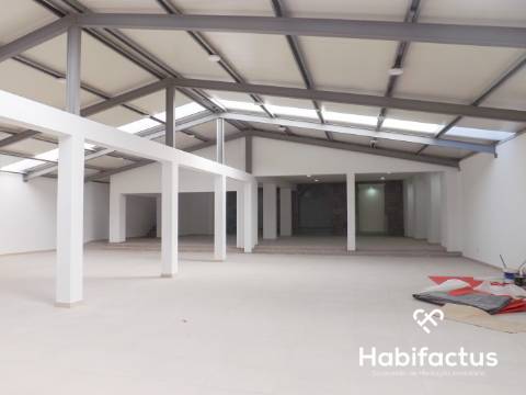 Loja a 50 mentros do Rossio - Viseu