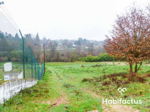 Terreno na entrada de Viseu