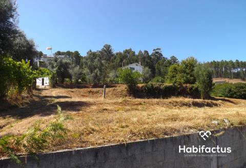 Terreno com 4.765m2 em São Martinho - Orgens.