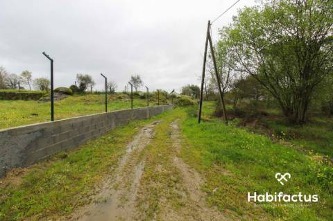 Terreno rústico na entrada de Viseu