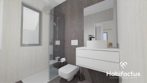 Apartamento T4 com terraço no último piso para venda em Viseu.