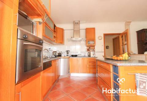 Moradia T5 com piscina junto da cidade de Viseu