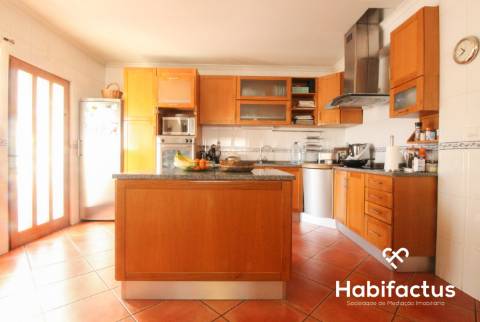 Moradia T5 com piscina junto da cidade de Viseu