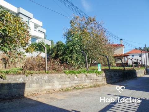 Lote de terreno urbano localizado junto à da cidade