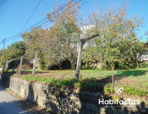 Lote de terreno urbano localizado junto à da cidade