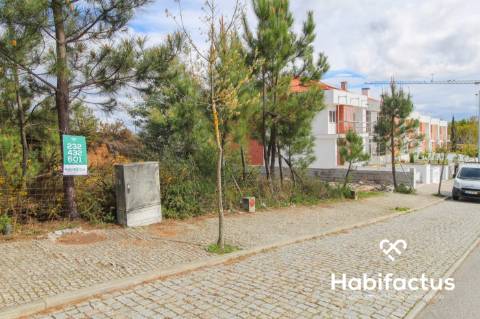 Lote de Terreno a 5 Minutos do Centro da Cidade