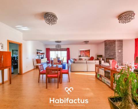 Quinta de características únicas com moradia T4 térrea para venda em Fragosela, Viseu