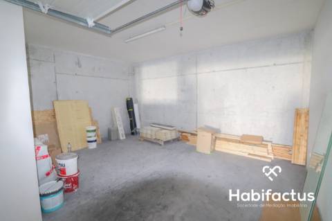 Loja+Apartamento T2 para venda em Viseu