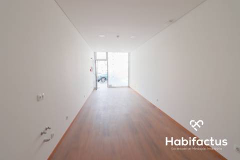Loja+Apartamento T2 para venda em Viseu