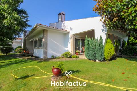 Moradia Isolada térrea com piscina - Viseu