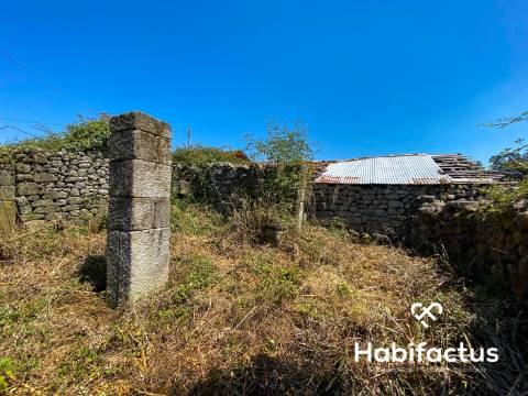 Moradia para reconstruir em Viseu