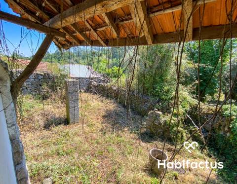 Moradia para reconstruir em Viseu