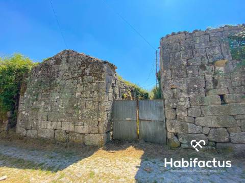 Moradia para reconstruir em Viseu