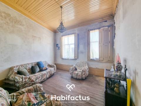 Prédio T5 para Reconstrução Centro de Viseu