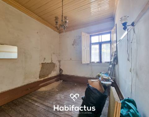 Prédio T5 para Reconstrução Centro de Viseu