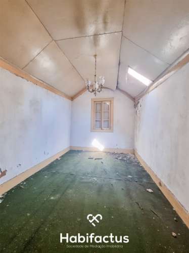 Prédio T5 para Reconstrução Centro de Viseu