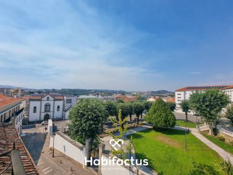 Prédio T5 para Reconstrução Centro de Viseu