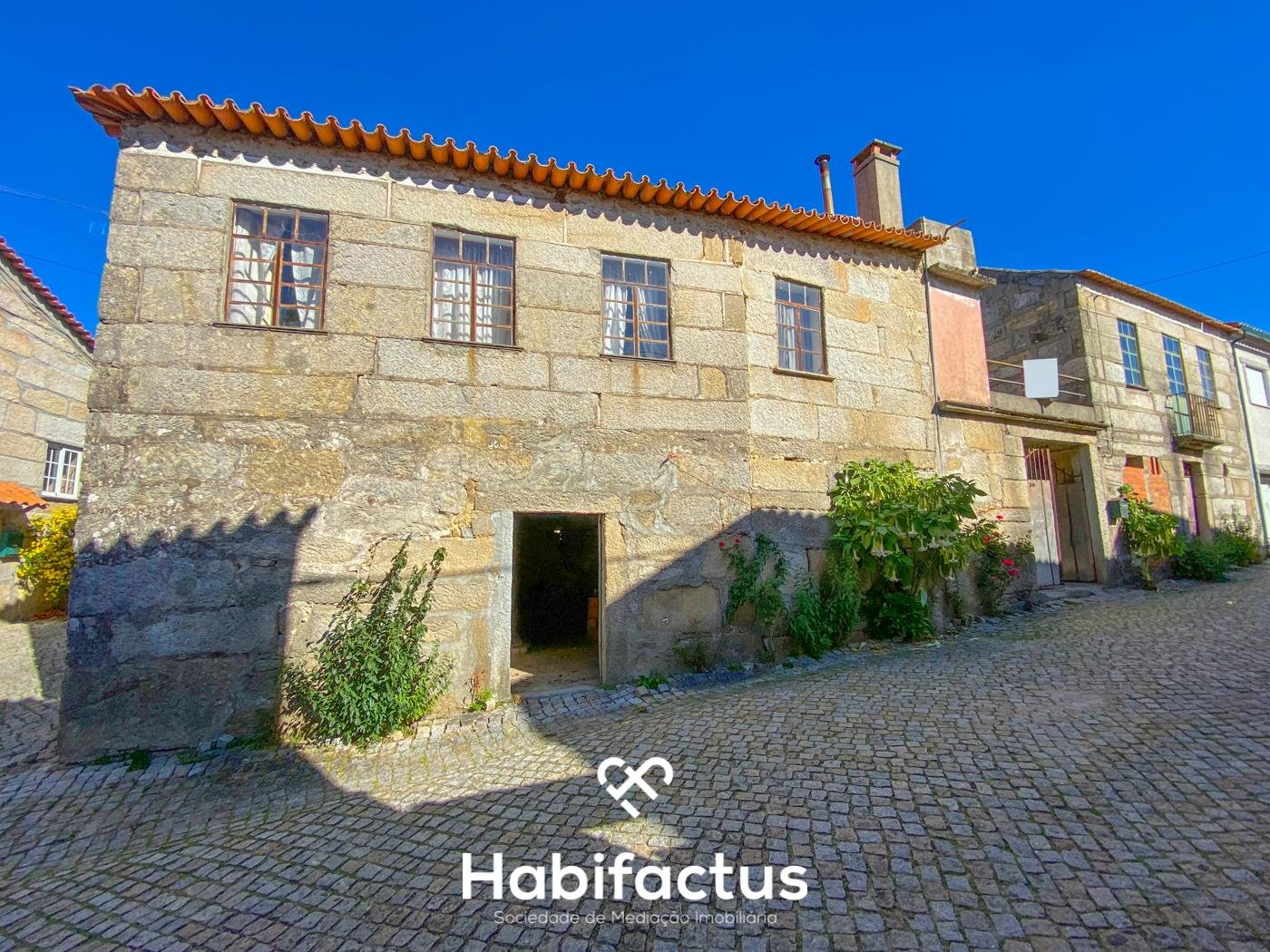 Moradia em Pedra V2+2 para Venda em Nelas