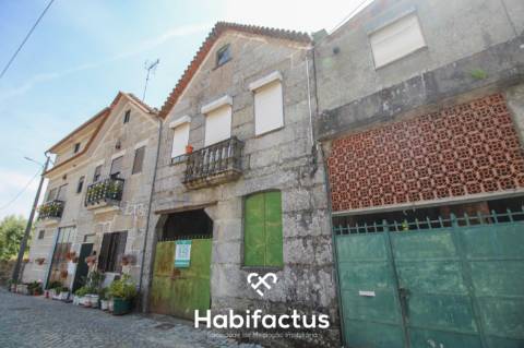 Moradia T3 à venda para restaurar - Mangualde - Viseu