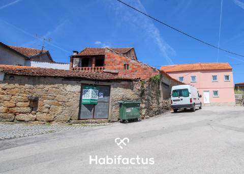 Moradia para venda, encanto rústico  em pedra para restaurar em Sobral - Carregal do Sal -VIseu.