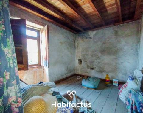 Moradia de Pedra à venda para Restaurar nas Laceiras, Carregal do Sal - Viseu