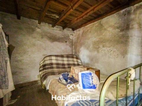 Moradia de Pedra à venda para Restaurar nas Laceiras, Carregal do Sal - Viseu