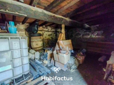 Moradia de Pedra à venda para Restaurar nas Laceiras, Carregal do Sal - Viseu