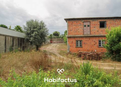 Moradia Isolada T5 às Portas de Tondela