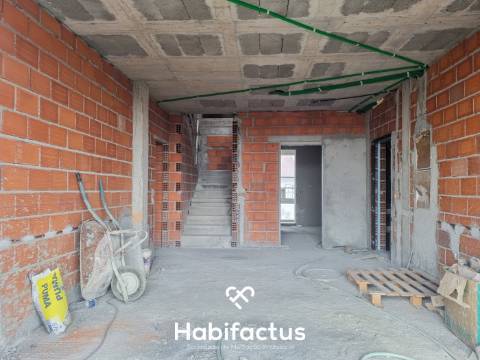 &#8203;&#8203;&#8203;&#8203;&#8203;&#8203;&#8203;&#8203;&#8203;&#8203;&#8203;&#8203;&#8203;&#8203;Apartamento T2 duplex com terraço em construção - Viseu
