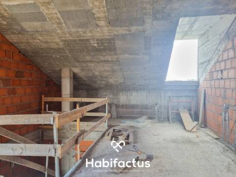 &#8203;&#8203;&#8203;&#8203;&#8203;&#8203;&#8203;&#8203;&#8203;&#8203;&#8203;&#8203;&#8203;&#8203;Apartamento T2 duplex com terraço em construção - Viseu