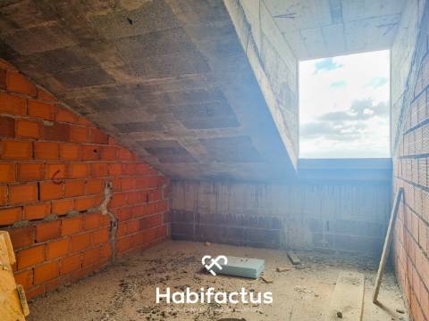 &#8203;&#8203;&#8203;&#8203;&#8203;&#8203;&#8203;&#8203;&#8203;&#8203;&#8203;&#8203;&#8203;&#8203;Apartamento T2 duplex com terraço em construção - Viseu