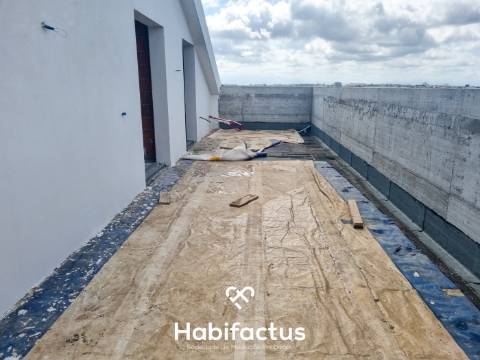 &#8203;&#8203;&#8203;&#8203;&#8203;&#8203;&#8203;&#8203;&#8203;&#8203;&#8203;&#8203;&#8203;&#8203;Apartamento T2 duplex com terraço em construção - Viseu