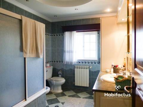 Moradia isolada T4+1 junto à cidade de Viseu.